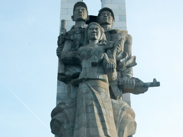 Đài tưởng niệm quân tình nguyện Việt Nam